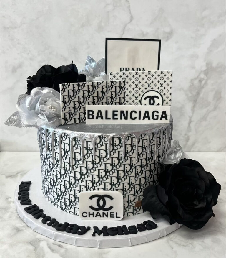 Birthday cake by Arcoiris Fine Bakery