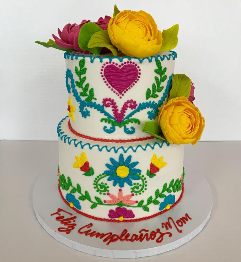 Birthday cake by Arcoiris Fine Bakery