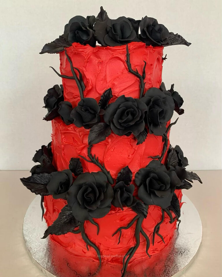 Birthday cake by Arcoiris Fine Bakery