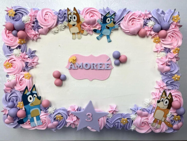 Birthday cake by Arcoiris Fine Bakery