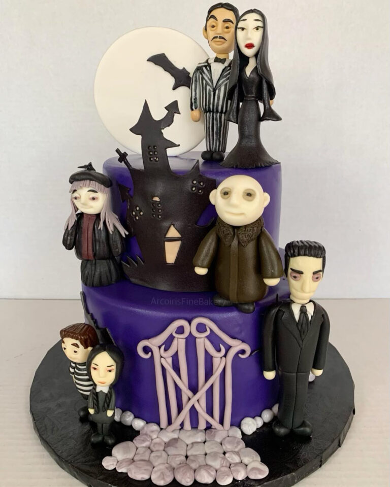 Birthday cake by Arcoiris Fine Bakery
